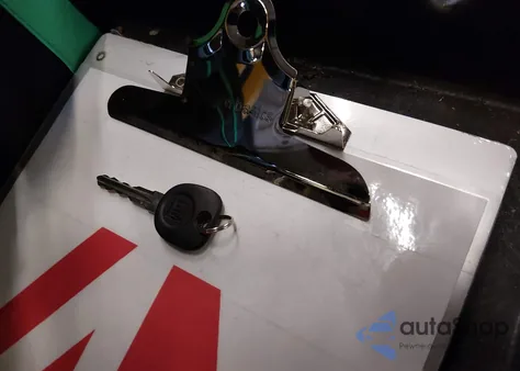 2011 Chevrolet Impala Police z USA, uszkodzony, nr VIN 2G1WD5EM0B1255433